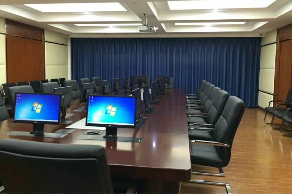 四川某職業技術學院（常規升降器）
